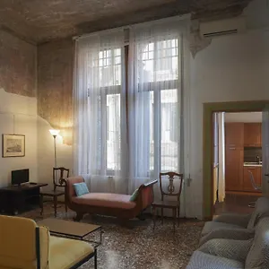 Melusina Rialto Venecia